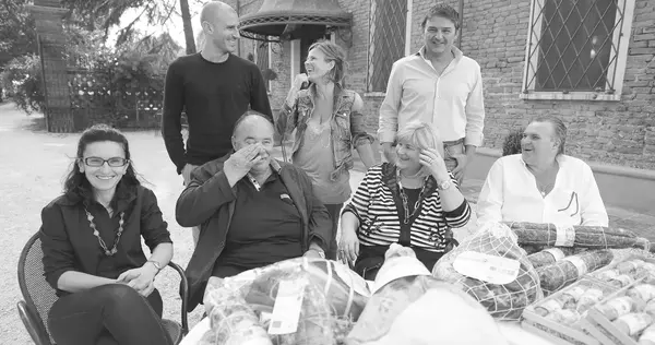 La charcuterie bio PrimaVera : Une filière 100 % familiale La charcuterie bio PrimaVera : Une filière 100 % familiale